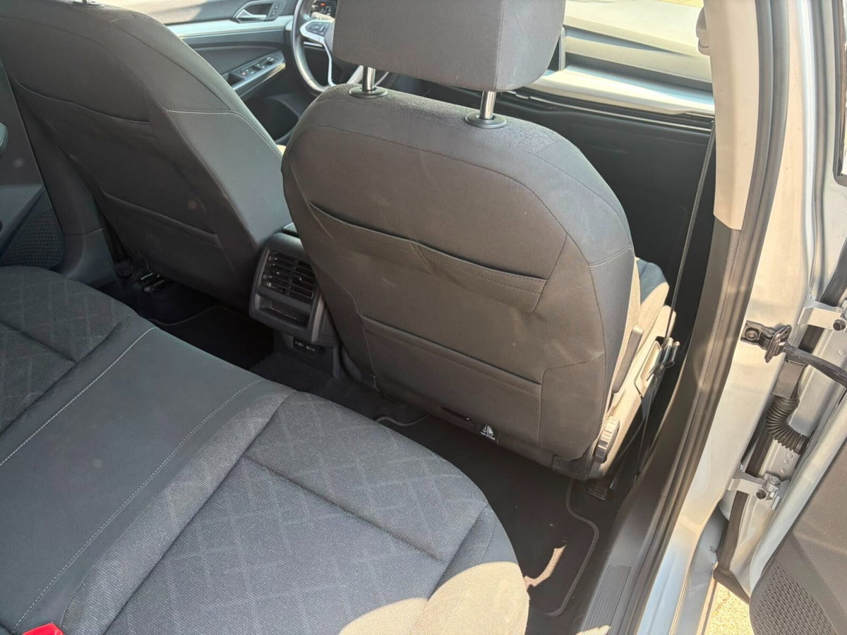 Volkswagen Golf 2.0 TDI SCR Life (11)