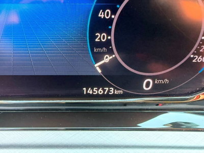 Volkswagen Golf 2.0 TDI SCR Life (13)