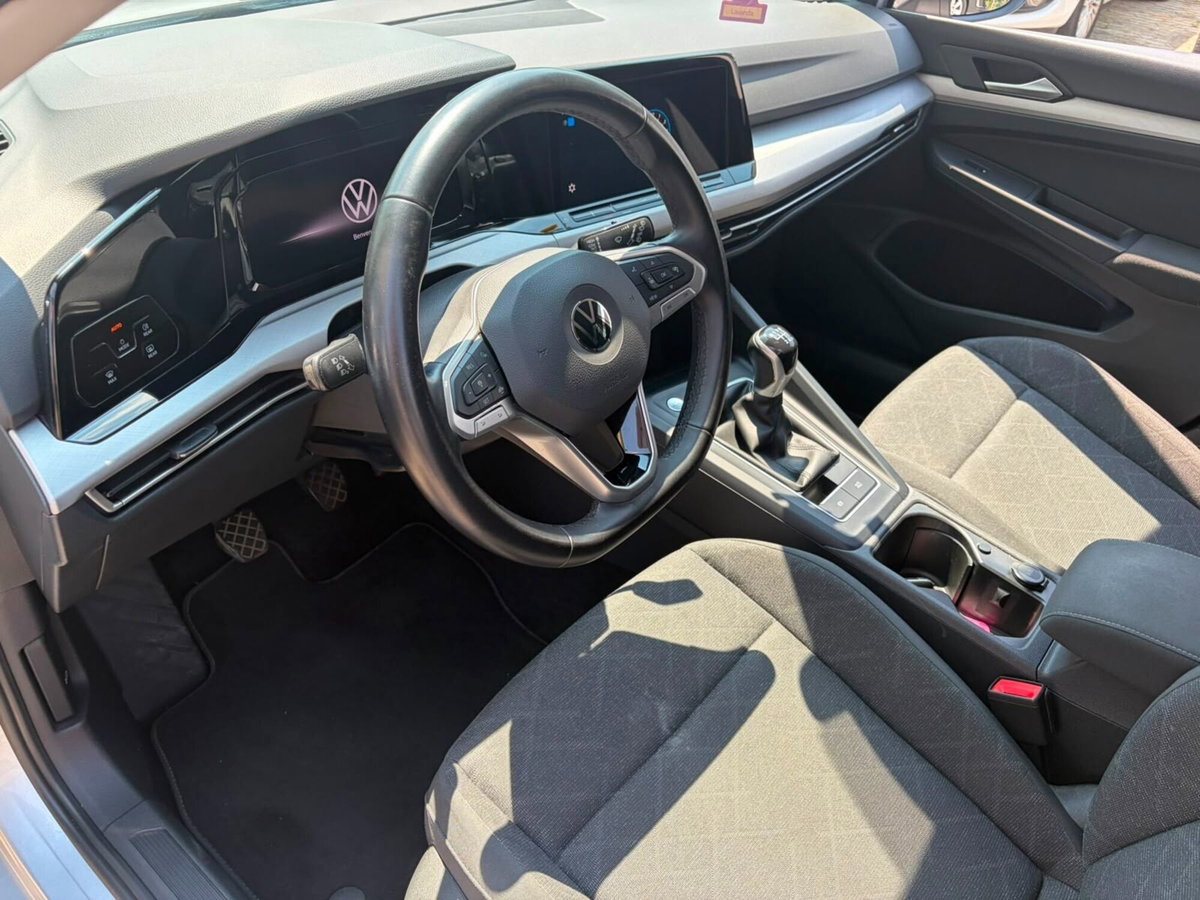 Volkswagen Golf 2.0 TDI SCR Life (8)