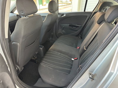 Opel Corsa 1.2 5 porte Club (14)