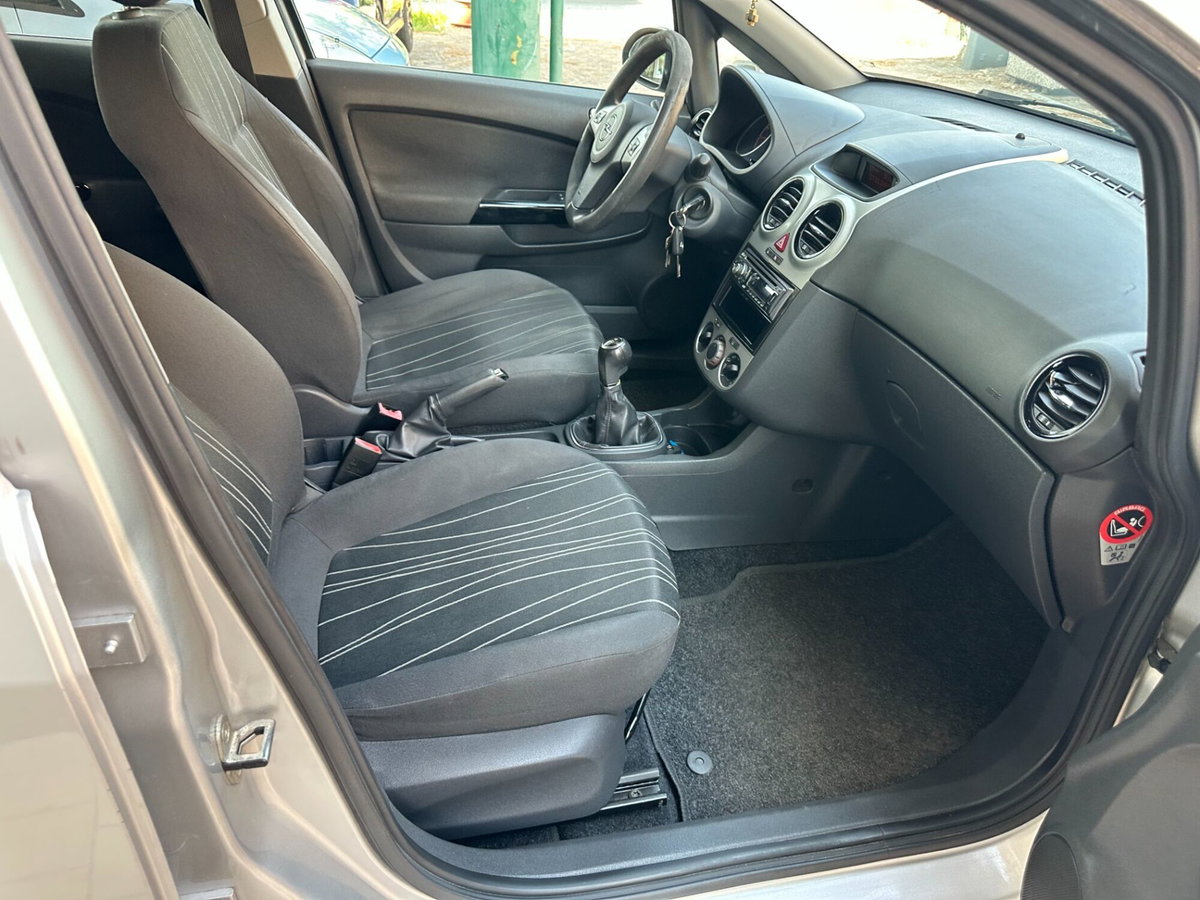 Opel Corsa 1.2 5 porte Club (7)