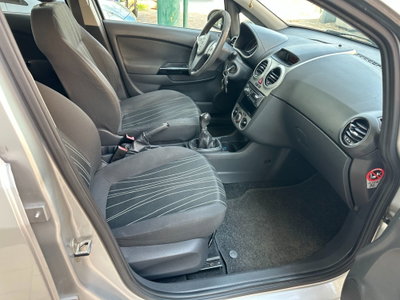 Opel Corsa 1.2 5 porte Club (7)
