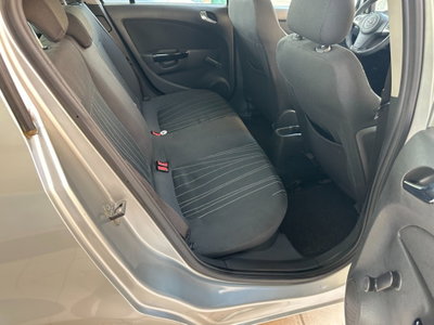 Opel Corsa 1.2 5 porte Club (8)