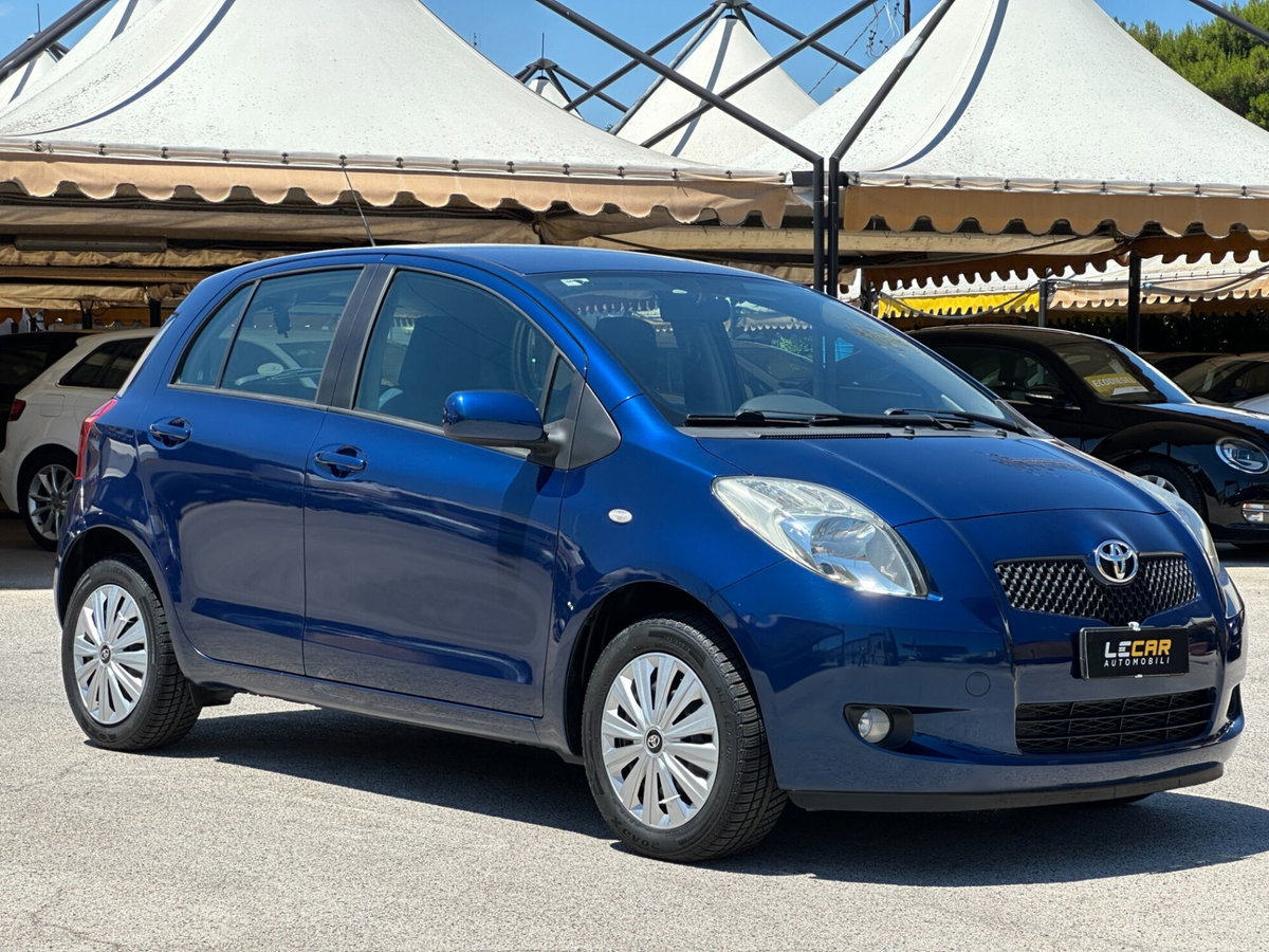 Toyota Yaris 1.0 5 porte Navi