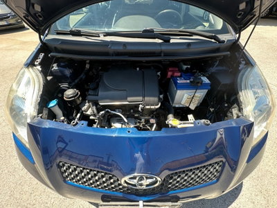 Toyota Yaris 1.0 5 porte Navi (10)