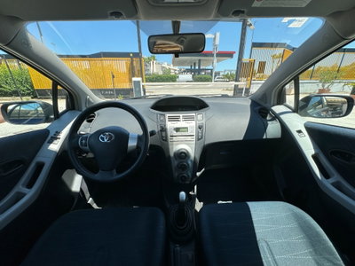 Toyota Yaris 1.0 5 porte Navi (15)