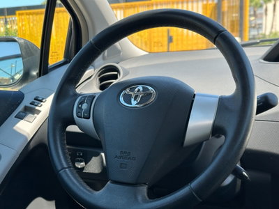 Toyota Yaris 1.0 5 porte Navi (20)