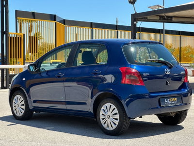 Toyota Yaris 1.0 5 porte Navi (5)