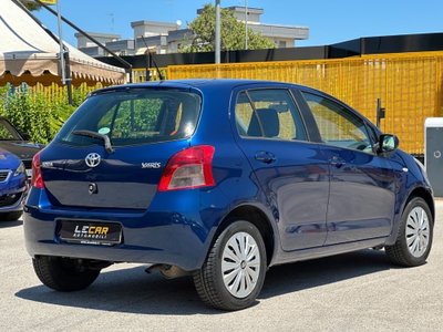 Toyota Yaris 1.0 5 porte Navi (7)