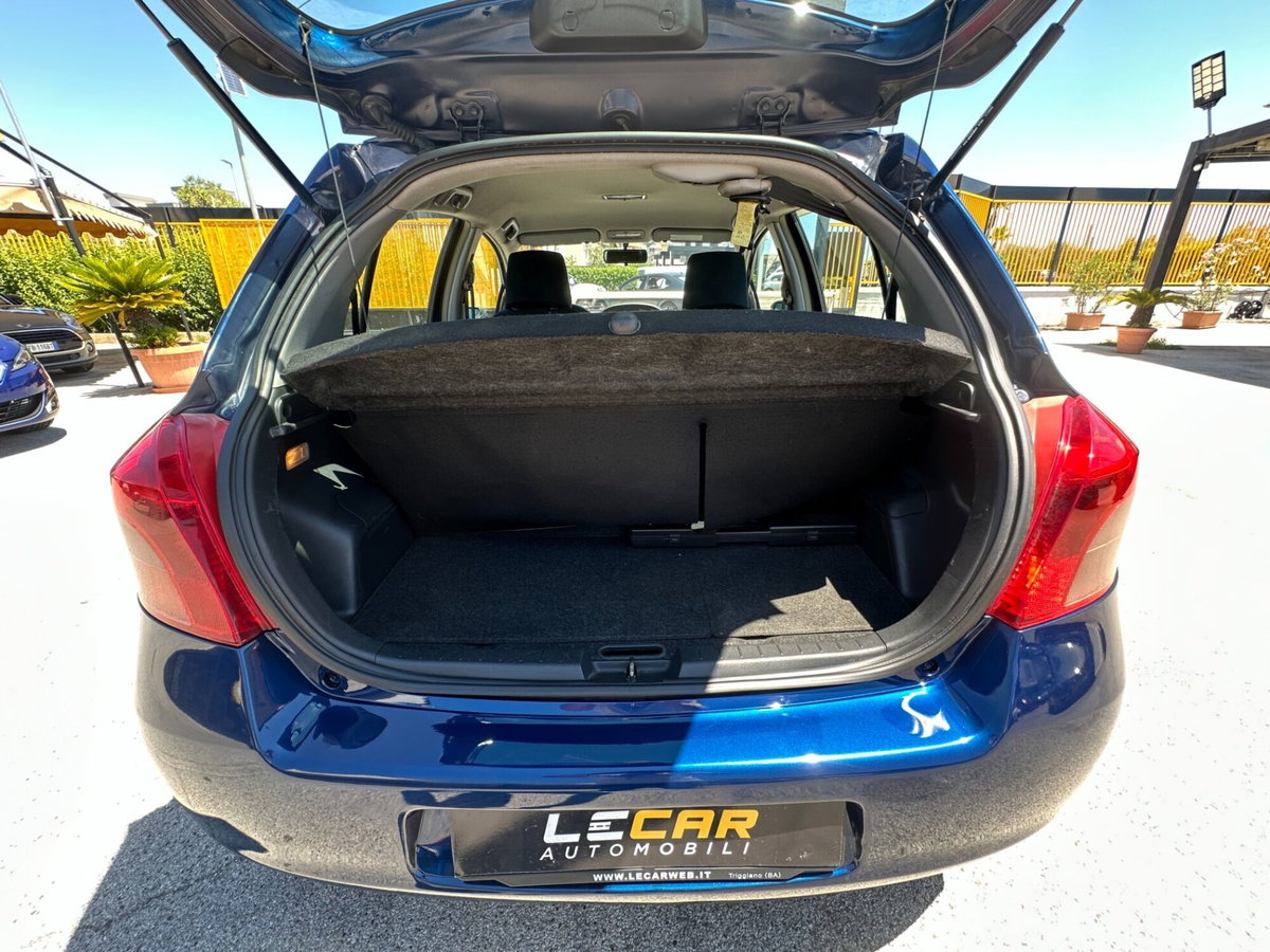 Toyota Yaris 1.0 5 porte Navi (9)