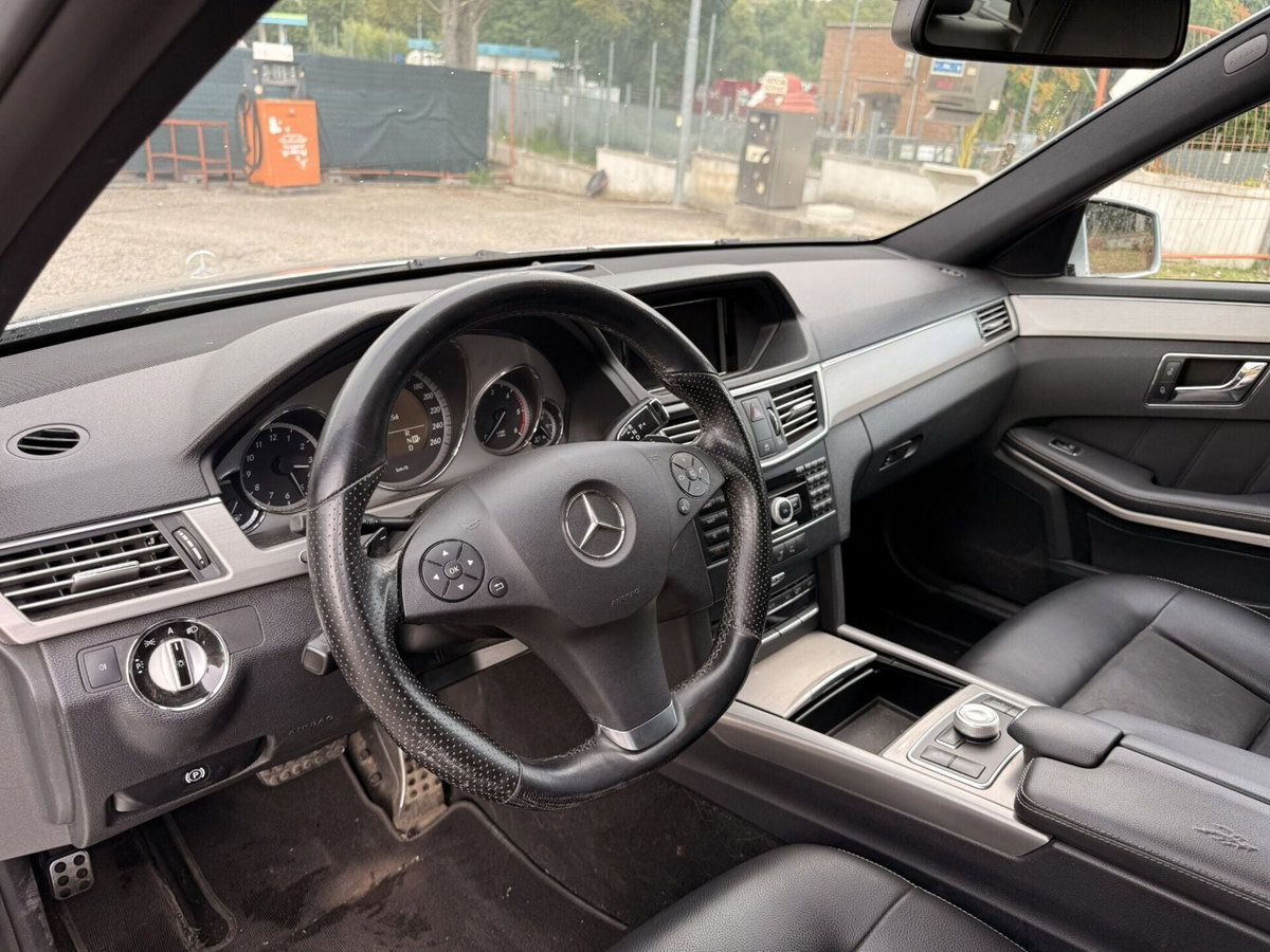 Mercedes-Benz Classe E 350 CDI BlueEFFICIENCY 4M. Avantg. AMG (5)