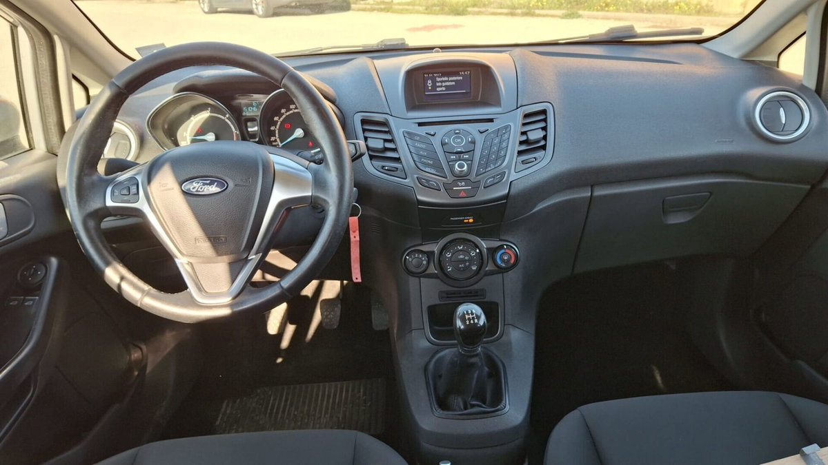 Ford Fiesta Plus 1.5 TDCi 75CV 5 porte (9)
