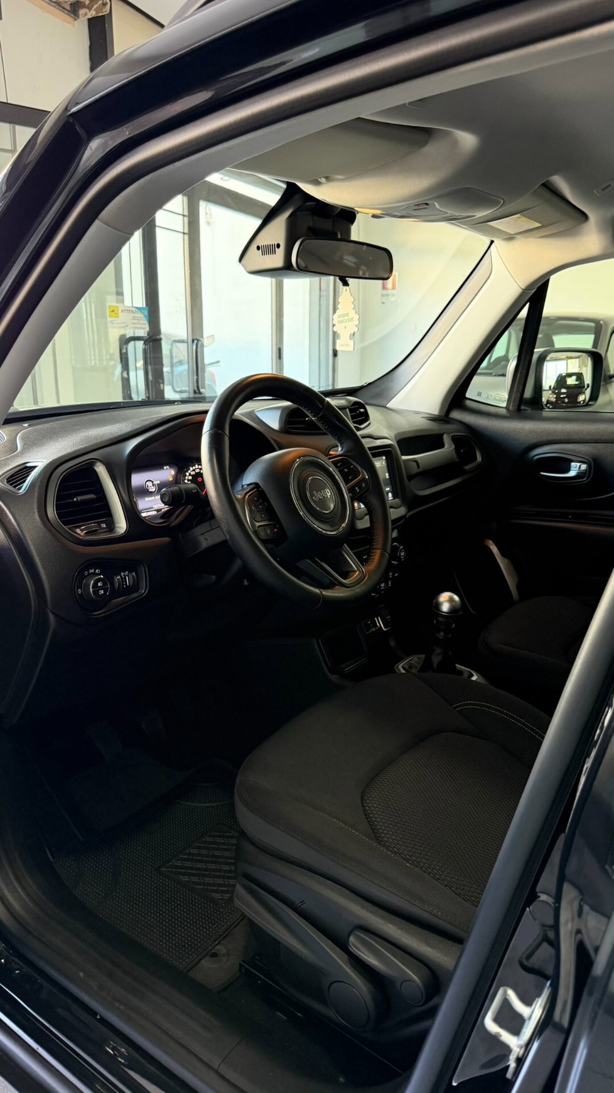Jeep Renegade 1.6 Mjt 120 CV Limited (10)