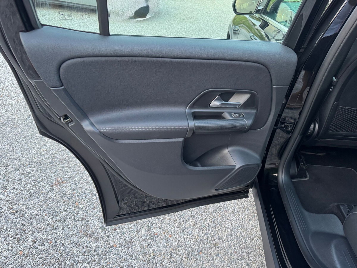 Mercedes-Benz GLB 220 d Automatic 4Matic Sport Plus (8)
