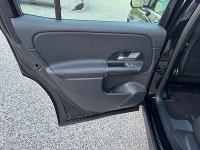 Mercedes-Benz GLB 220 d Automatic 4Matic Sport Plus (8)