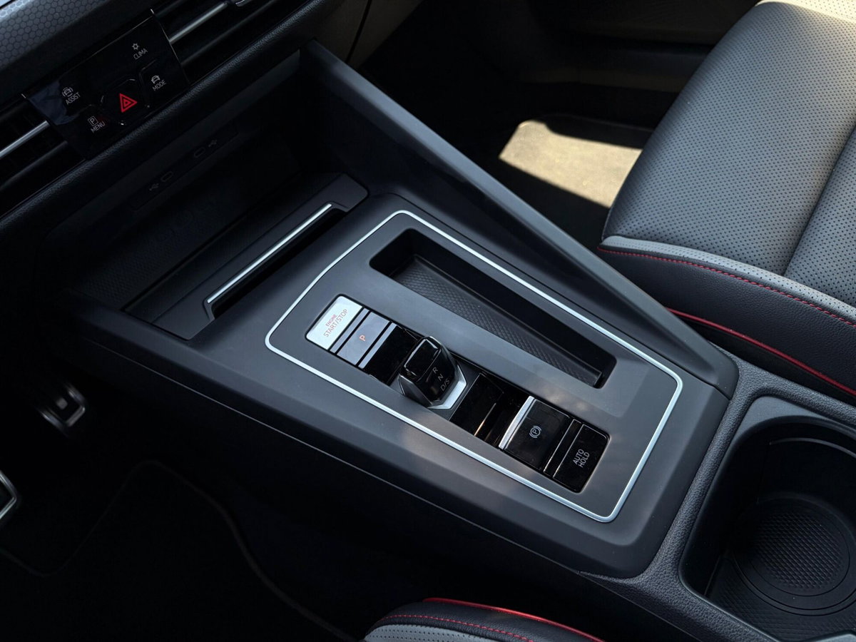 Volkswagen Golf 2.0 TSI GTI (13)