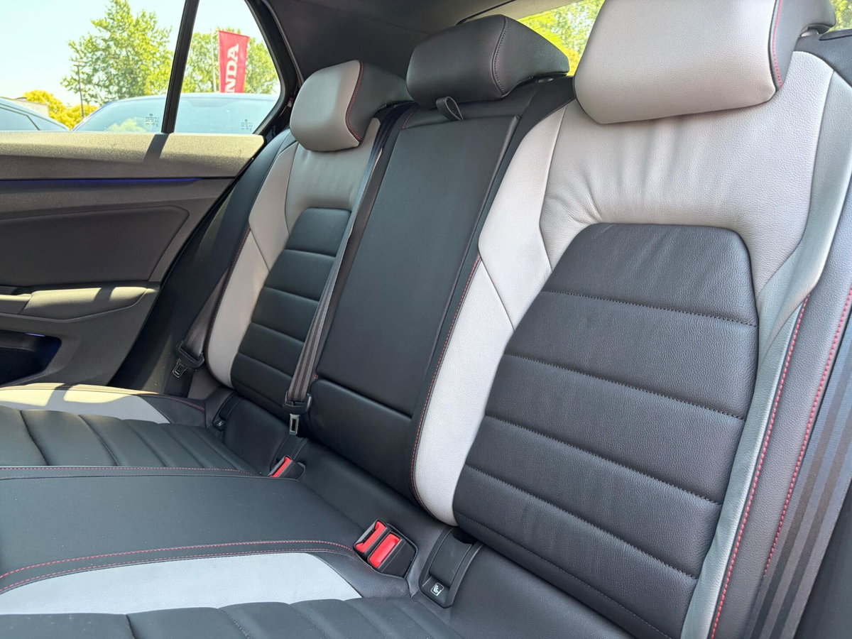 Volkswagen Golf 2.0 TSI GTI (15)