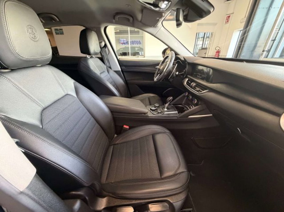 Alfa Romeo Stelvio 2.2 t Veloce Q4 210cv auto (7)