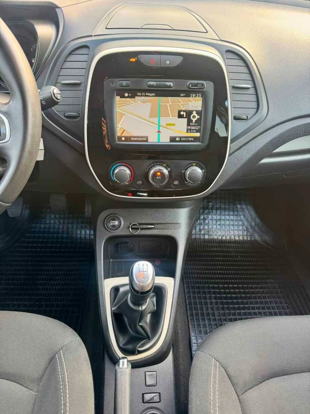 Renault Captur dCi 8V 90 CV Sport Edition2 (13)
