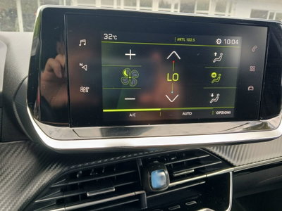 Peugeot 2008 PureTech 100 S&S Allure Pack (10)