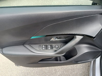 Peugeot 2008 PureTech 100 S&S Allure Pack (17)