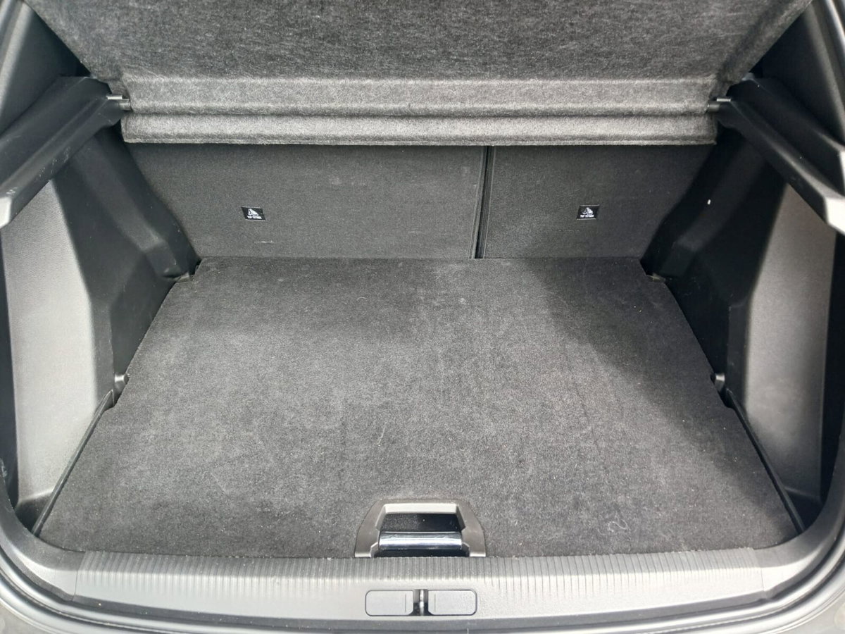 Peugeot 2008 PureTech 100 S&S Allure Pack (18)