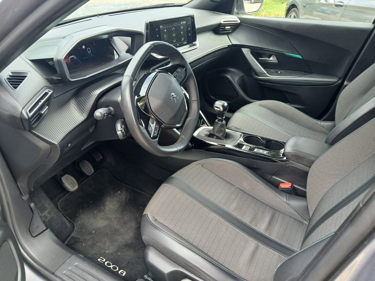 Peugeot 2008 PureTech 100 S&S Allure Pack (6)