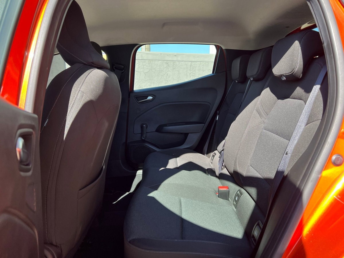 Renault Clio TCe 90 CV 5 porte Techno (16)