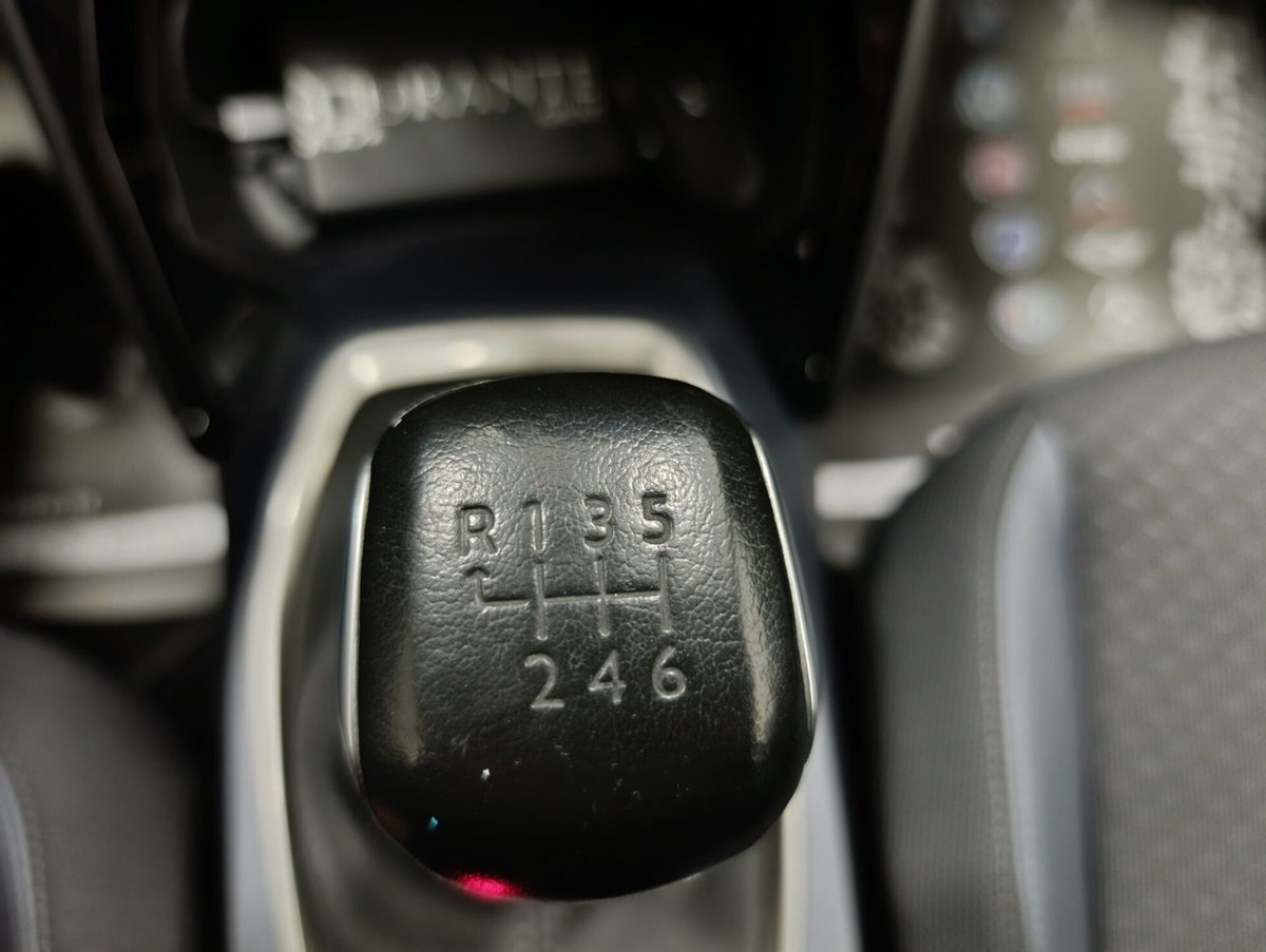 Peugeot 2008 PureTech 130 S&S Allure (14)