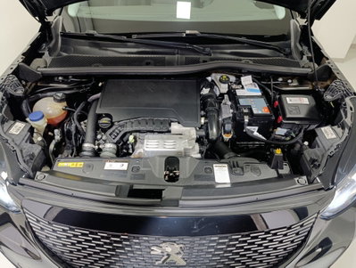 Peugeot 2008 PureTech 130 S&S Allure (16)