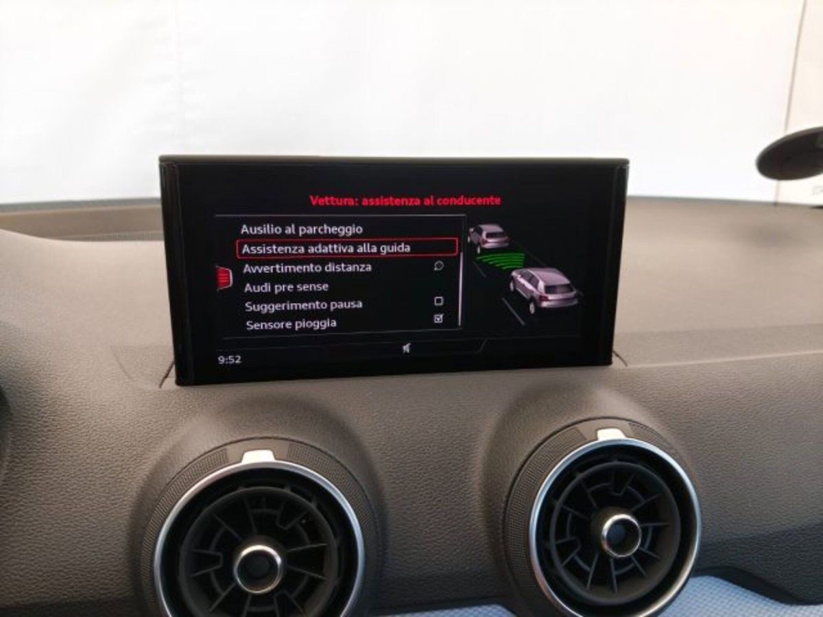 Audi Q2 Q2 35 TFSI S tronic Business (12)