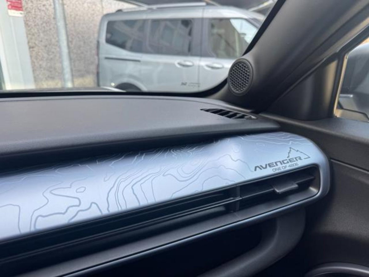 Jeep Avenger 1.2 turbo e-hybrid mhev The North Face 4xe 145cv edct6 (13)