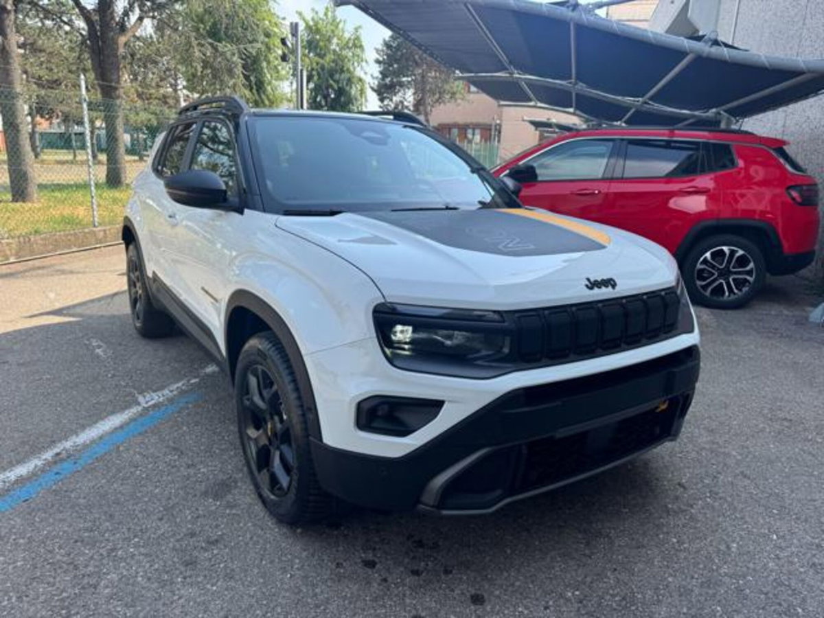 Jeep Avenger 1.2 turbo e-hybrid mhev The North Face 4xe 145cv edct6 (2)