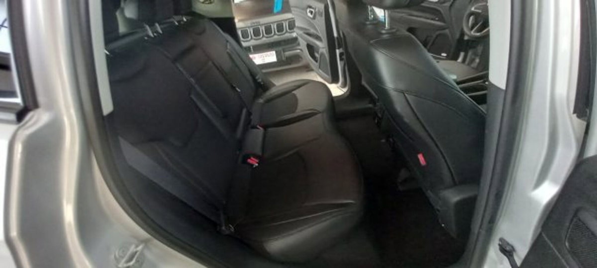 Jeep Compass 1.3 T4 240CV PHEV AT6 4xe Trailhawk (8)