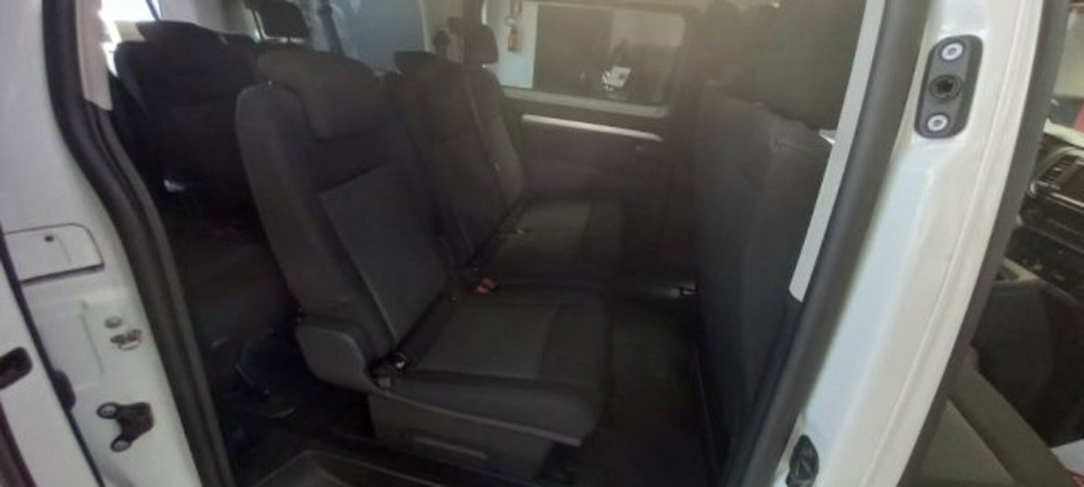 Peugeot Traveller BlueHDi 120 S&S Long Business (9)