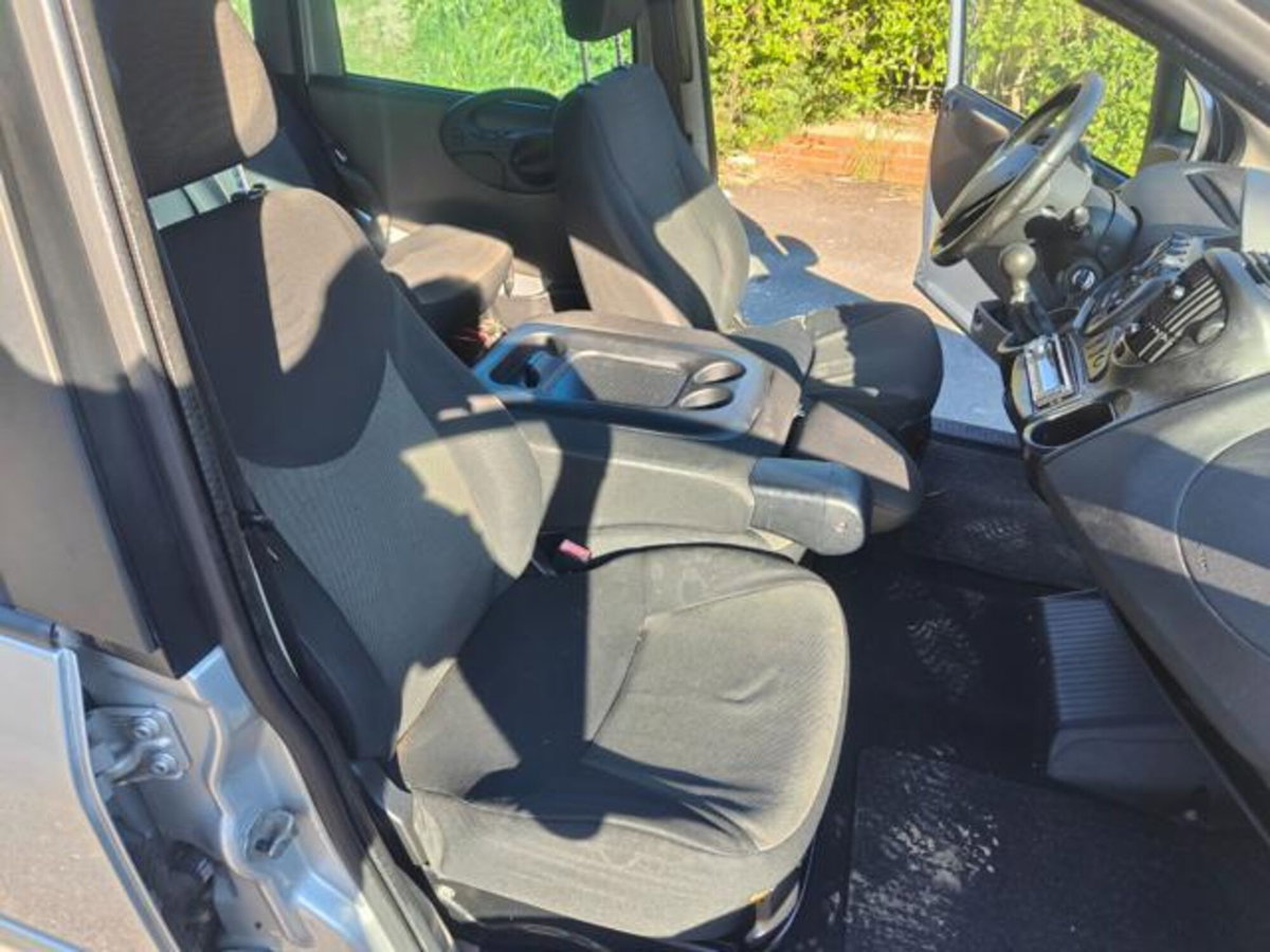 Fiat Multipla 1.6 16V Natural Power Dynamic (11)