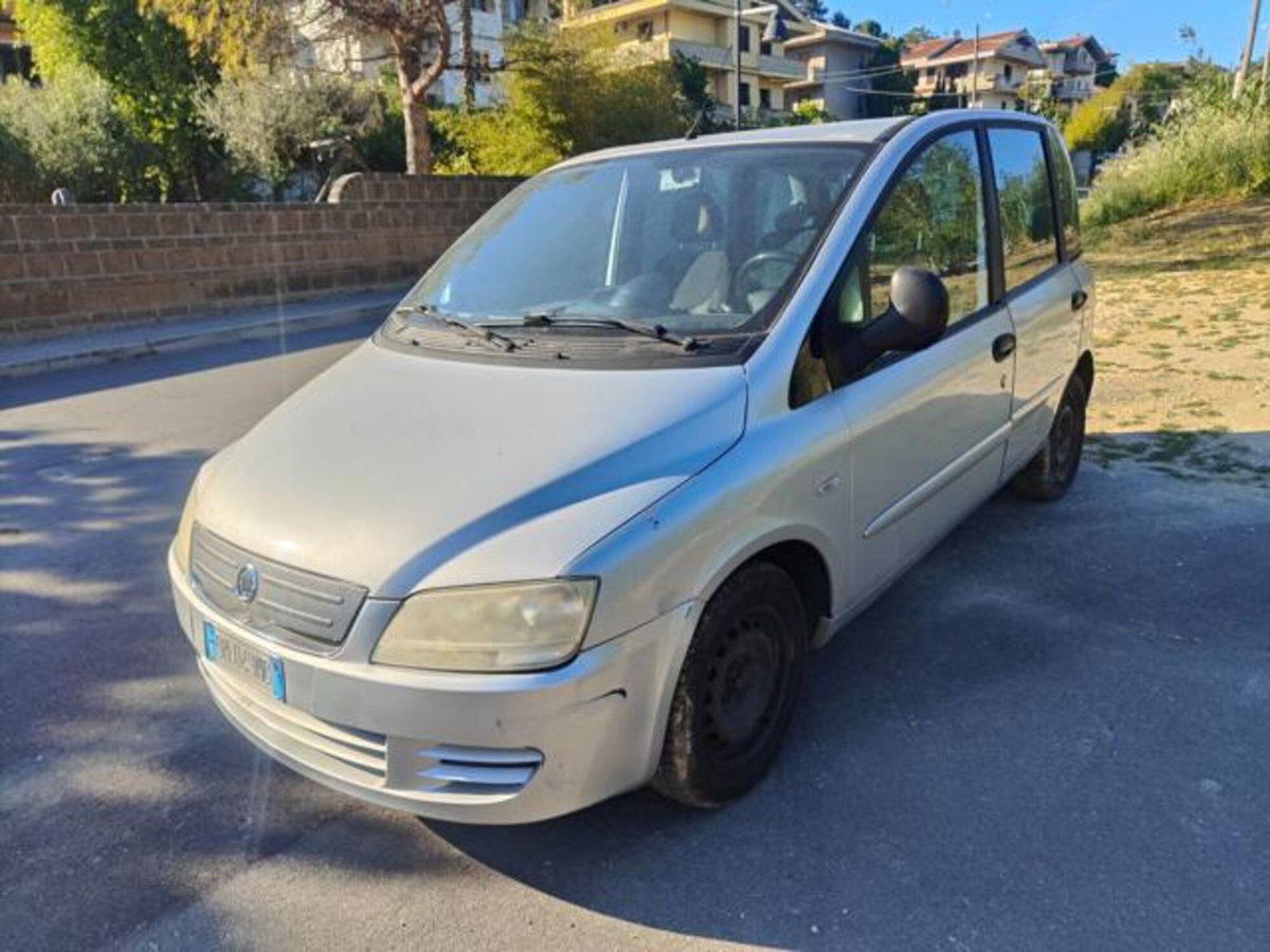 Fiat Multipla 1.6 16V Natural Power Dynamic (2)