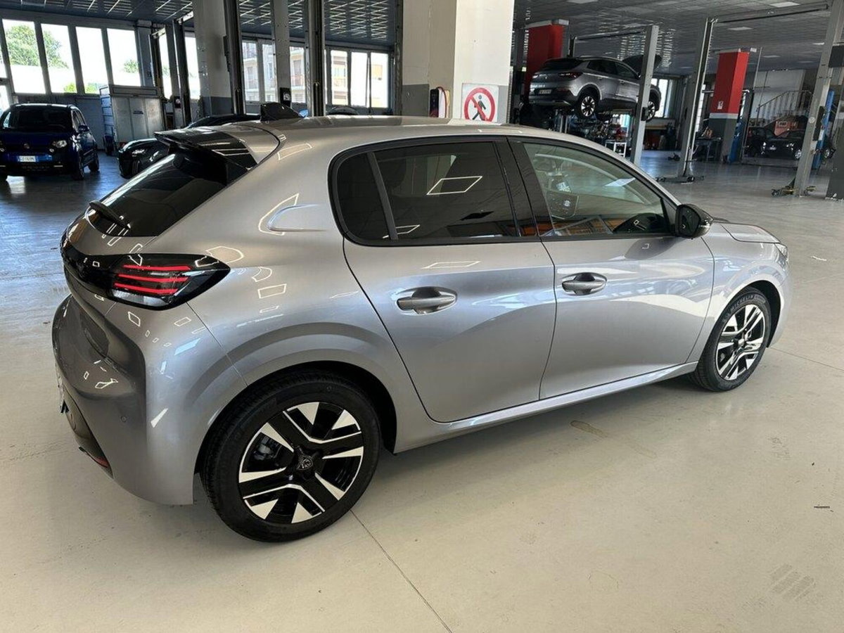 Peugeot 208 PureTech 100 Stop&Start 5 porte Allure (3)