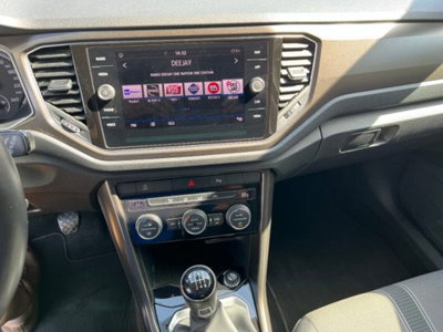 Volkswagen T-Roc 1.6 TDI SCR Business BlueMotion Technology (12)