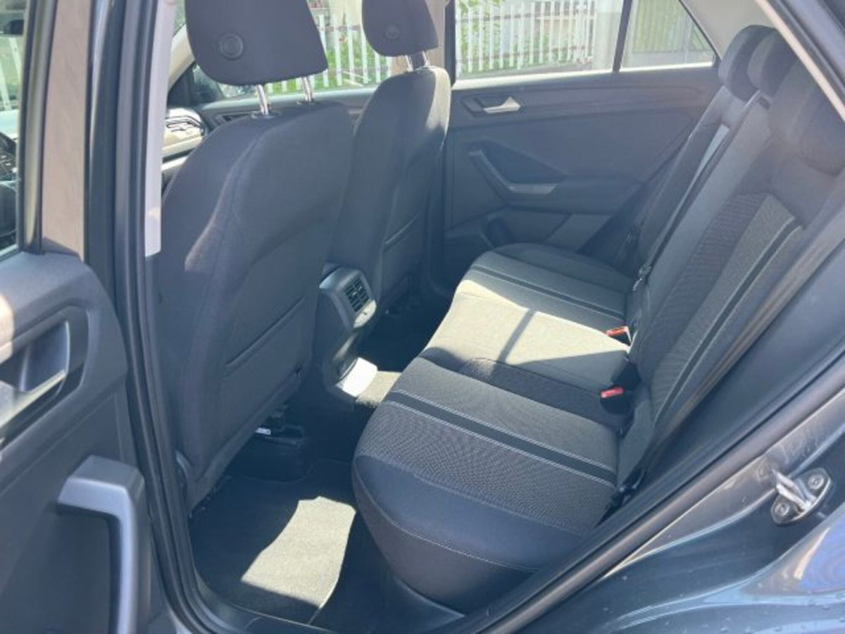 Volkswagen T-Roc 1.6 TDI SCR Business BlueMotion Technology (13)