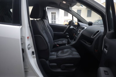 Opel Agila 1.2 16V 94CV Enjoy (10)