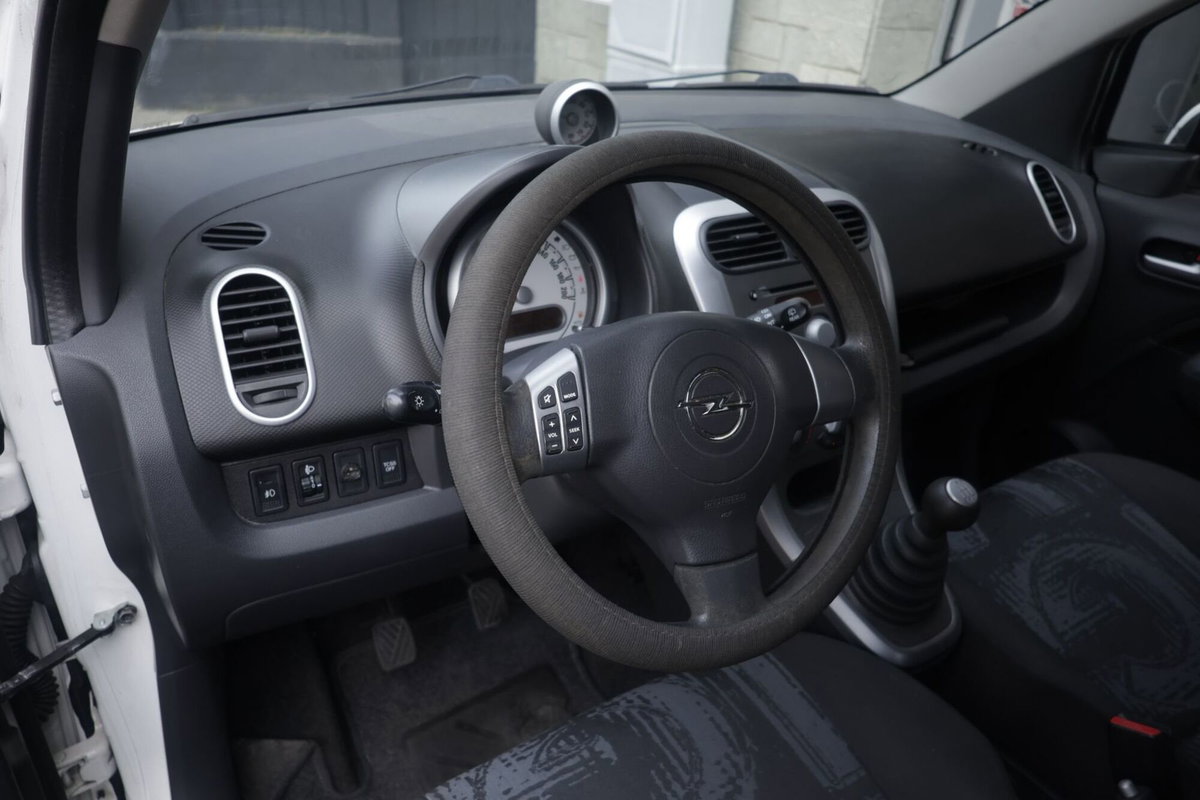 Opel Agila 1.2 16V 94CV Enjoy (14)