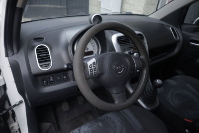 Opel Agila 1.2 16V 94CV Enjoy (14)