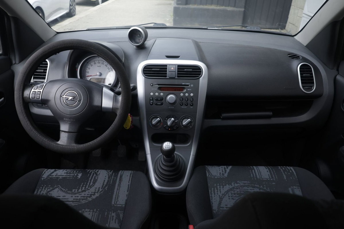 Opel Agila 1.2 16V 94CV Enjoy (2)
