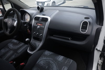 Opel Agila 1.2 16V 94CV Enjoy (8)
