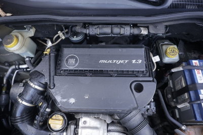 Fiat Qubo 1.3 MJT 95 CV Trekking (19)