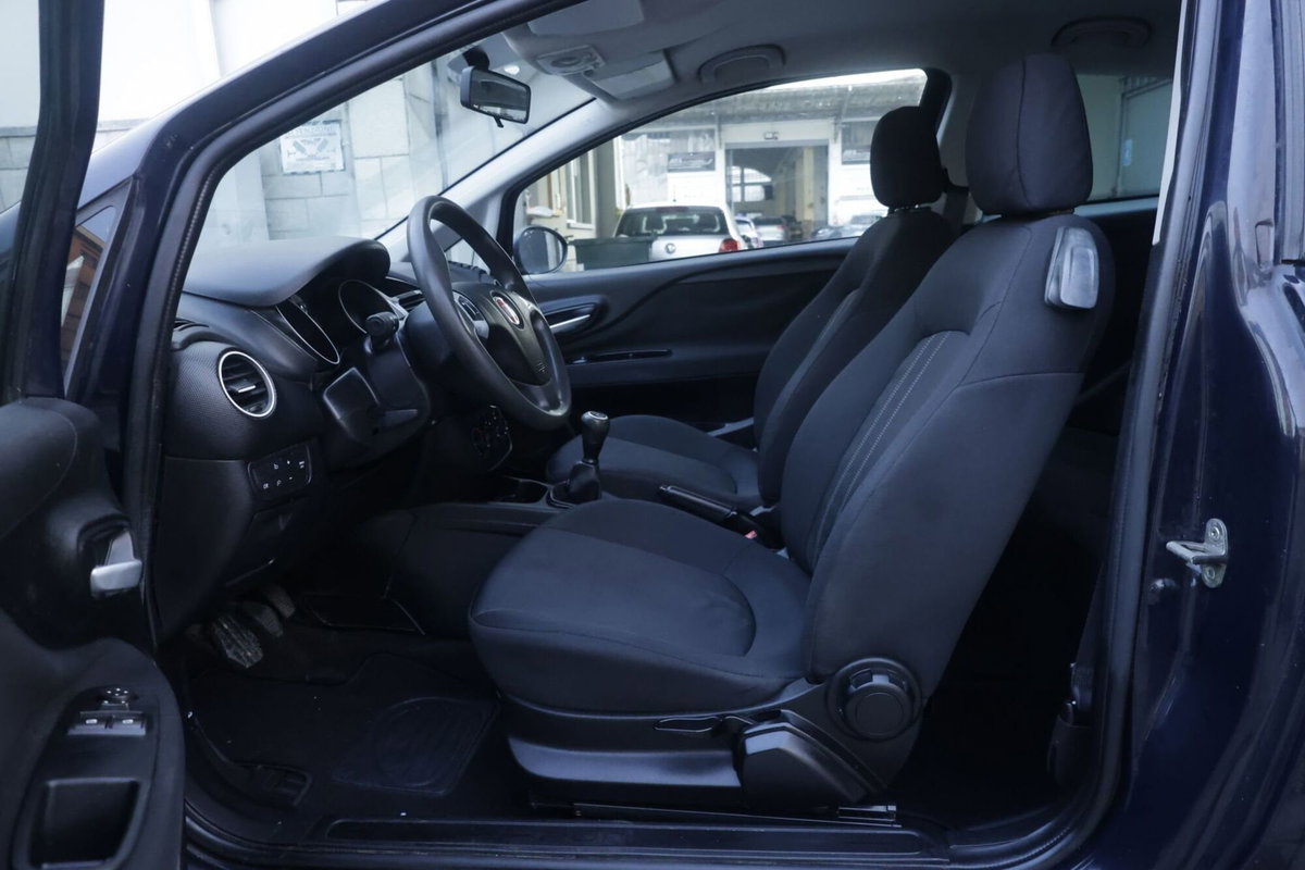 Fiat Grande Punto 1.3 MJT 75 CV 5 porte Dynamic (17)