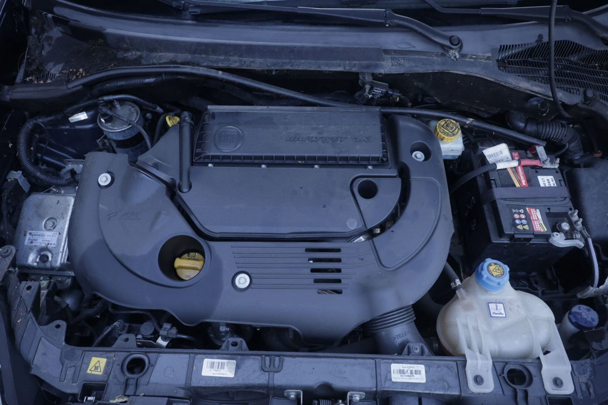 Fiat Grande Punto 1.3 MJT 75 CV 5 porte Dynamic (19)