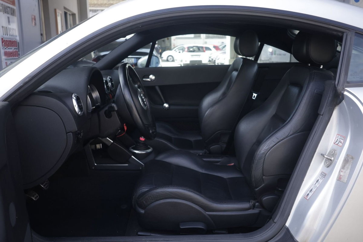 Audi TT Coupé 1.8 TFSI (15)