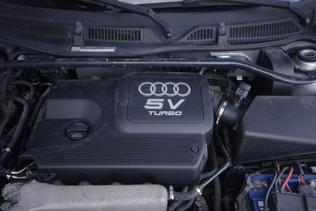 Audi TT Coupé 1.8 TFSI (16)